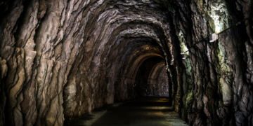 Podziemne skarby Polski. Fascynujące trasy turystyczne